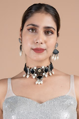 Black and silver antique choker setDSC09043