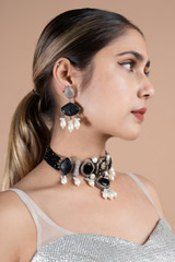 Black and silver antique choker setDSC09045