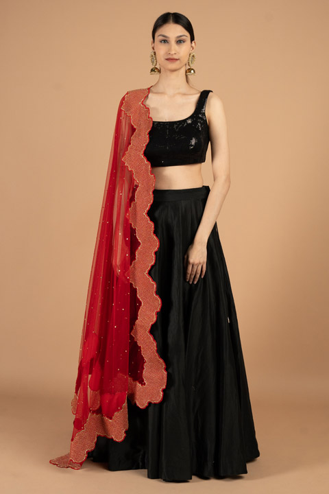 Bridal red scalloped dupatta