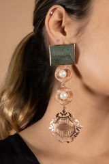 Pearl on textured oyester chain earingDSC03764