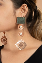 Pearl on textured oyester chain earingDSC03768