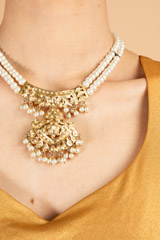 White Pearl NecklaceDSC03923