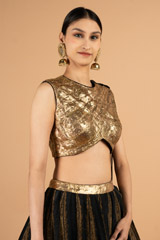 Printed skirt paired with gold blouse and detachable dupattaDSC04014