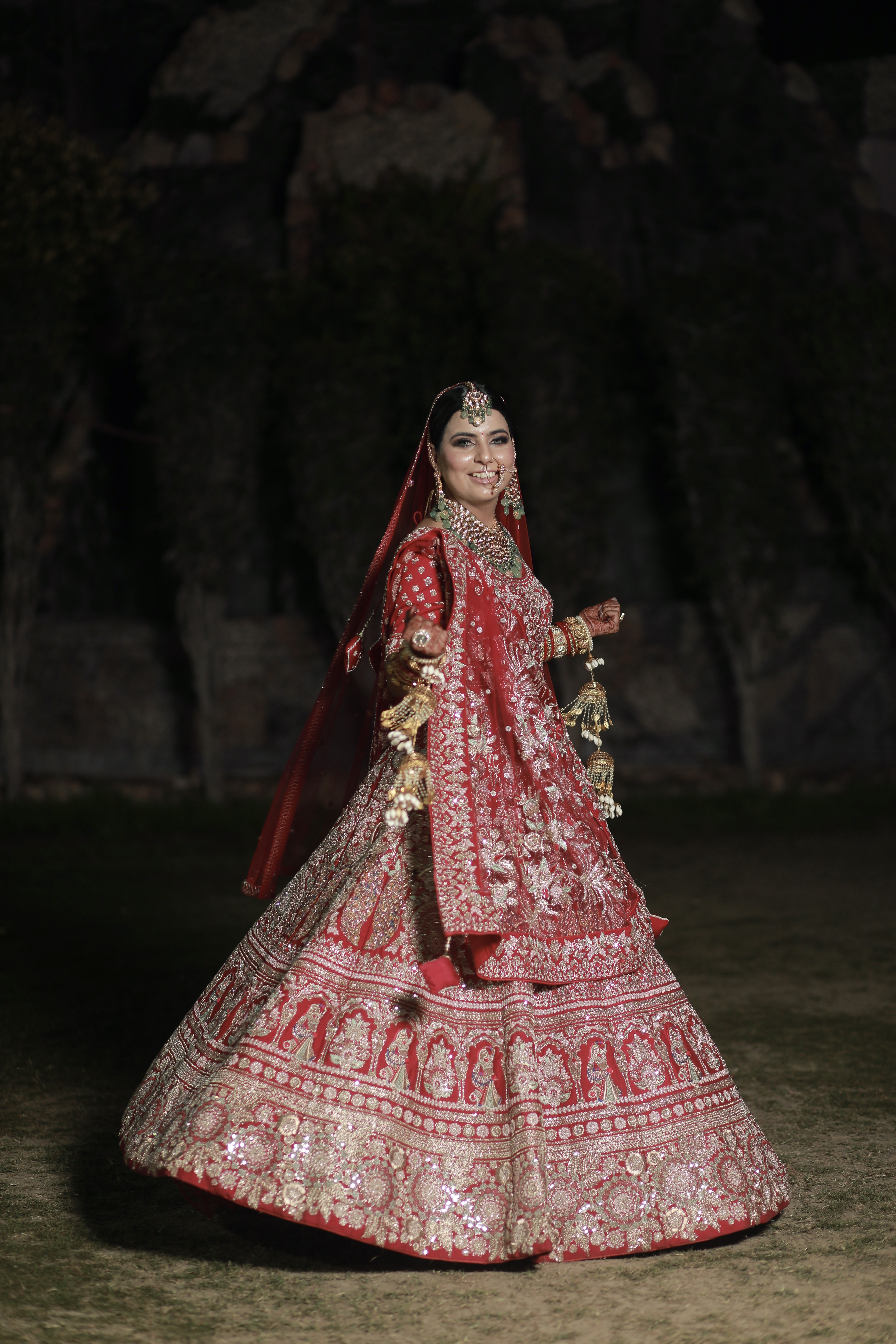 Bridal Heavy Embroidered Lehenga3