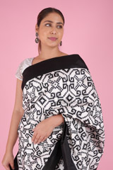 White And Black SareeDSC09644