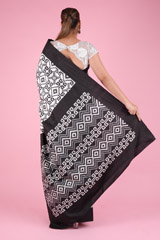 White And Black SareeDSC09651