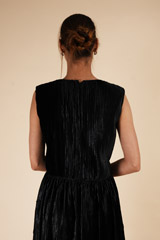 Black Pleated GownDSC08093