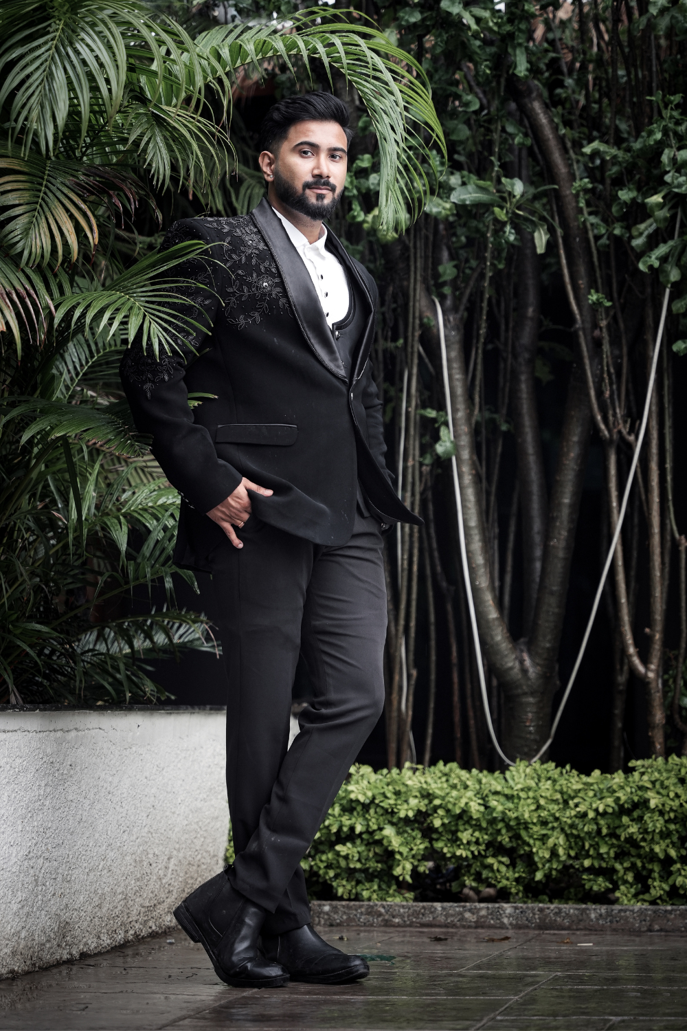 Black Three Pieces Tuxedo Suit2