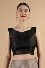 Black Sleeveless BlouseDSC06943