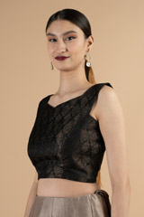 Black Sleeveless BlouseDSC06947