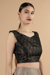 Black Sleeveless BlouseDSC06950