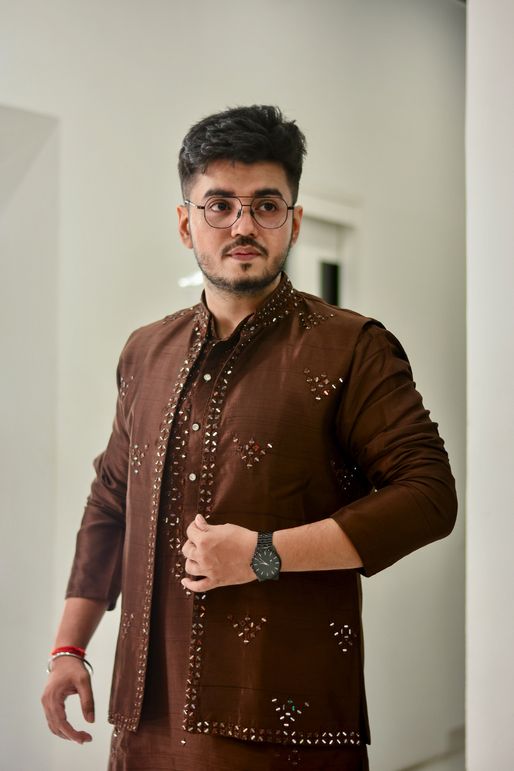 Brown Kurta Set With Mirror Work Embellishment5