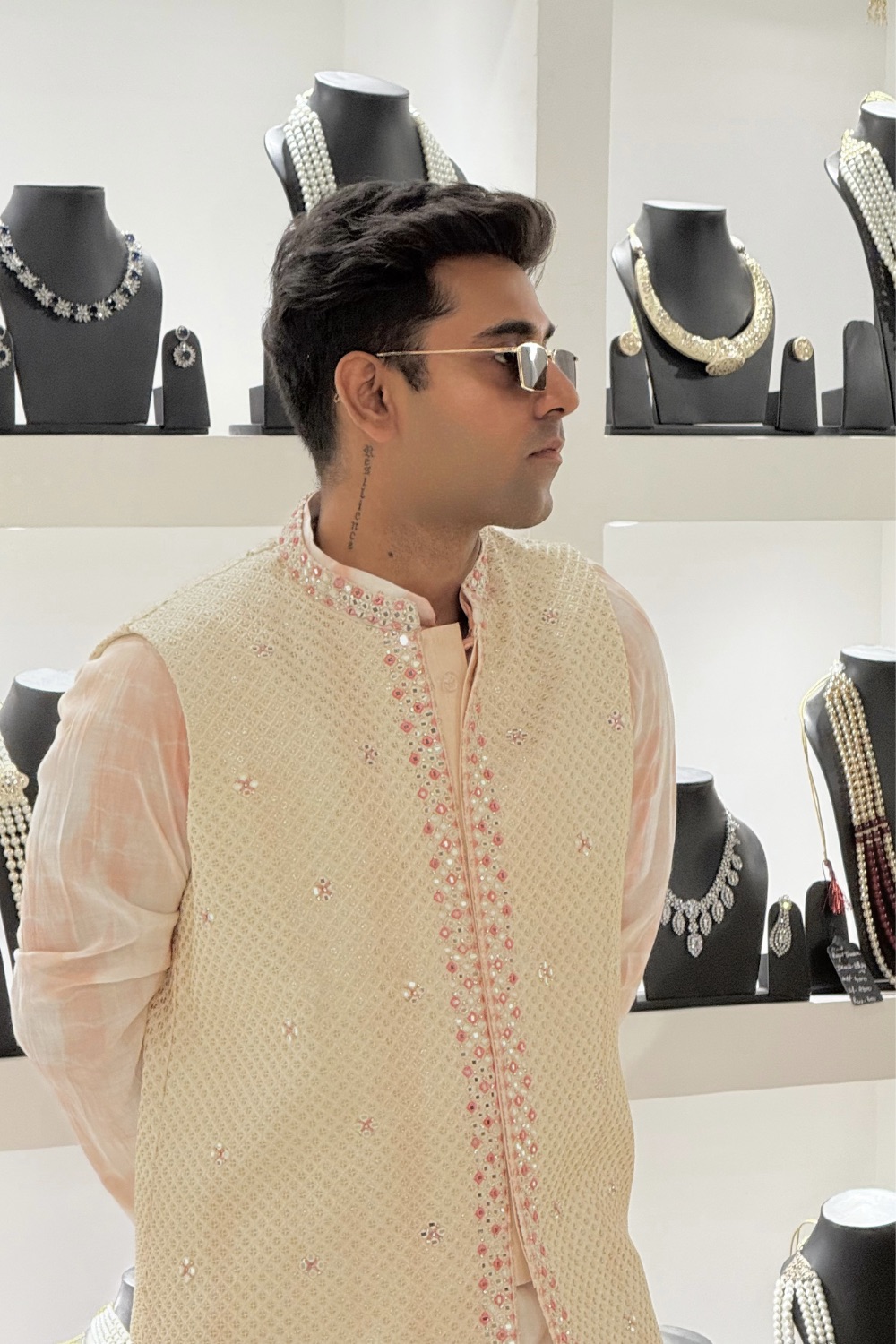 Light Pink Mirror Work Ombre Kurta Set With Sleeveless Cream Jacket1