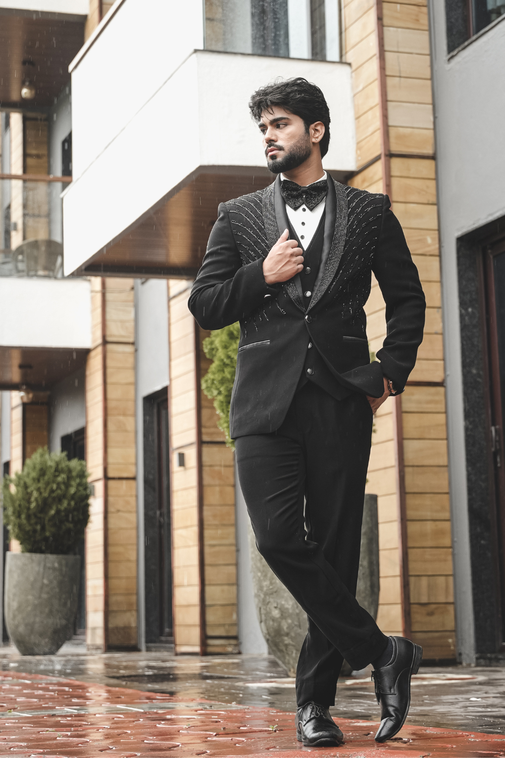 Black Tuxedo Suit With Sequins Beads Embellishment2