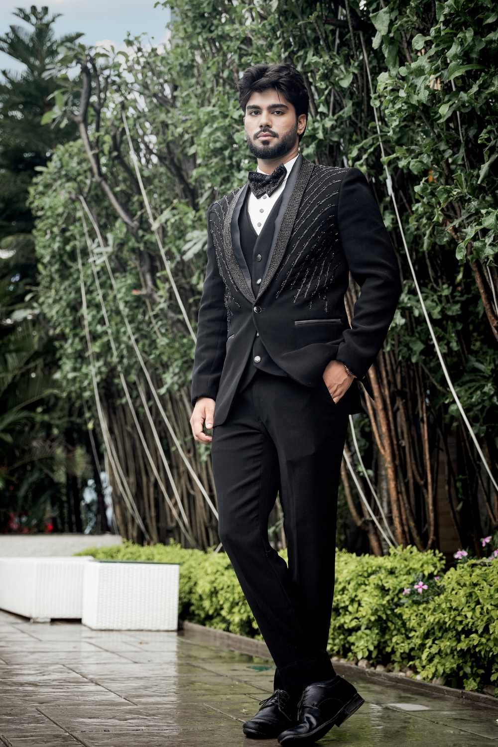 Black Tuxedo Suit With Sequins Beads Embellishment3