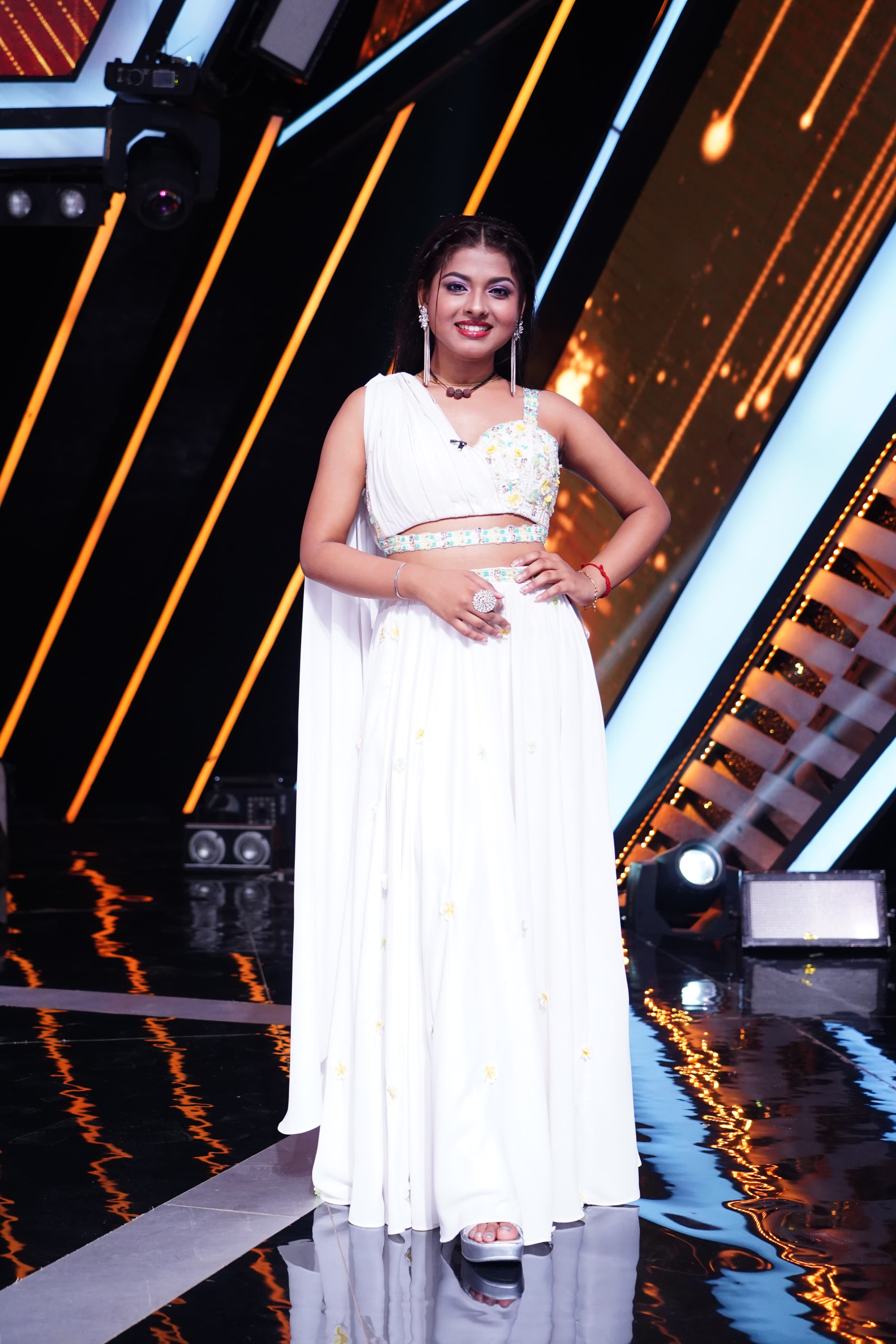 White 3D Floral Drape Top Bottom Set