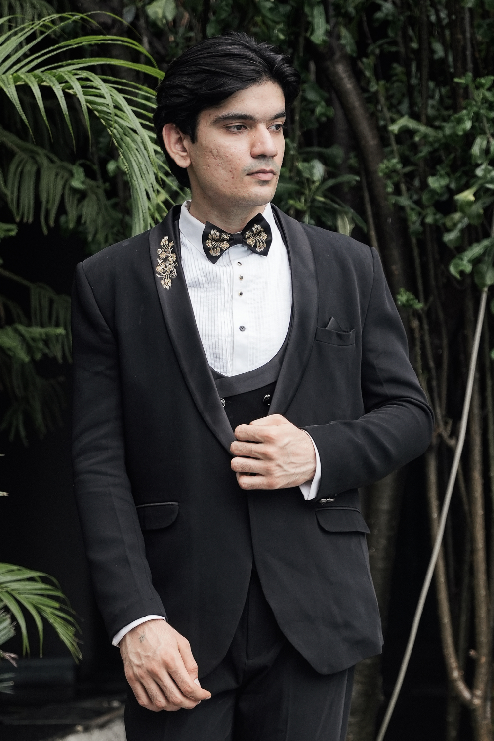 Black Tuxedo Suit With Golden Thread Work Embellishment2