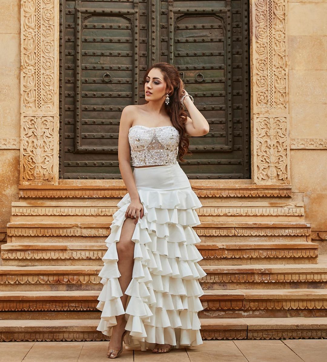 Net Bustier with Ruffled Skirt4