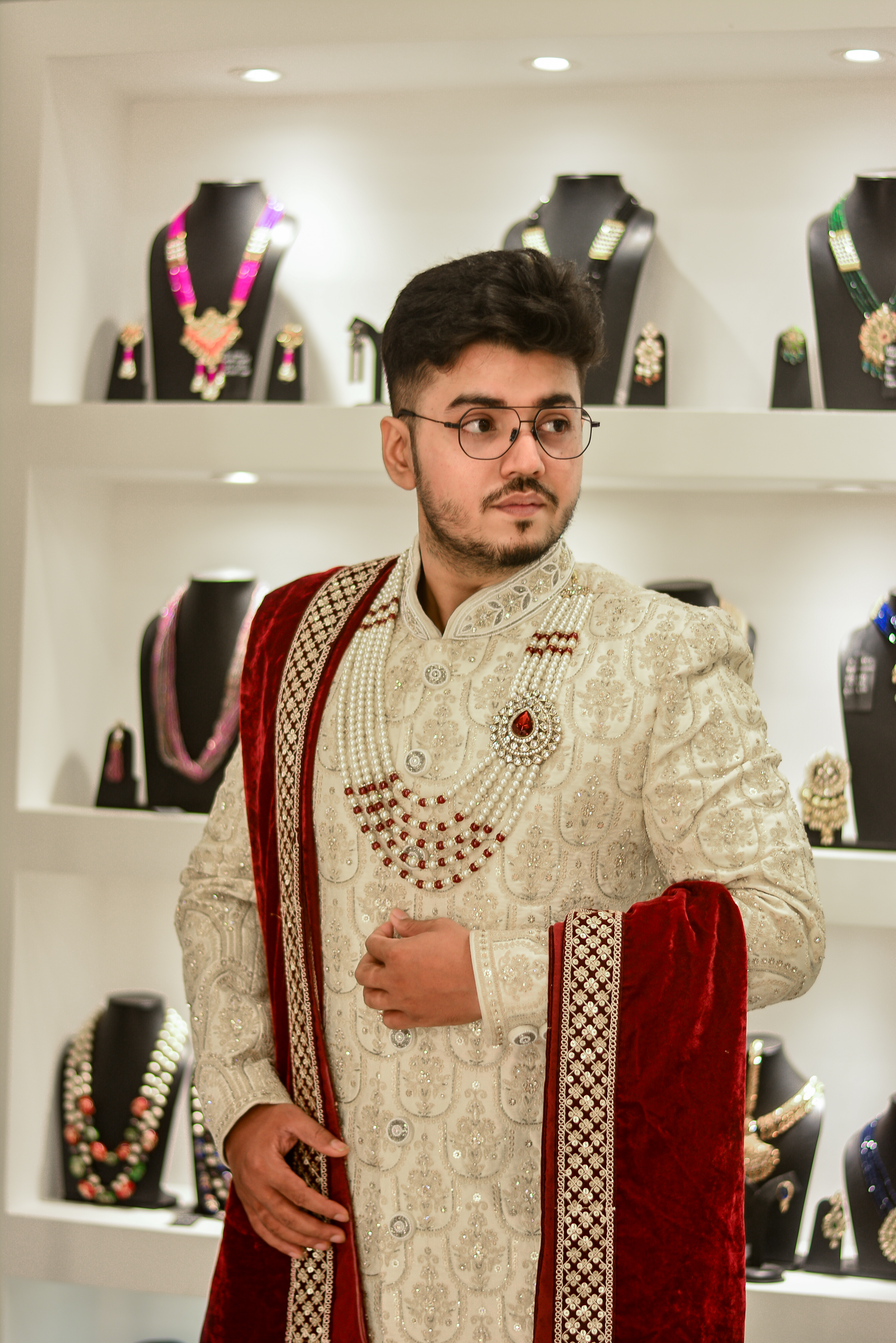 Off- white And Maroon Sherwani Set3